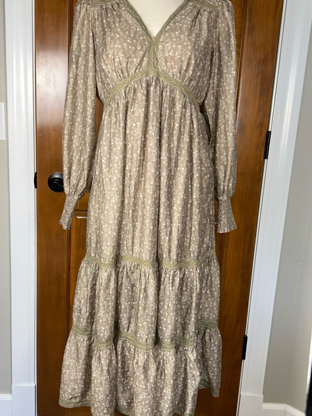 In Loom Beige Floral Long Sleeve Tiered Maxi Dress Cottage Core Fairy Bridgerton - Picture 1 of 16